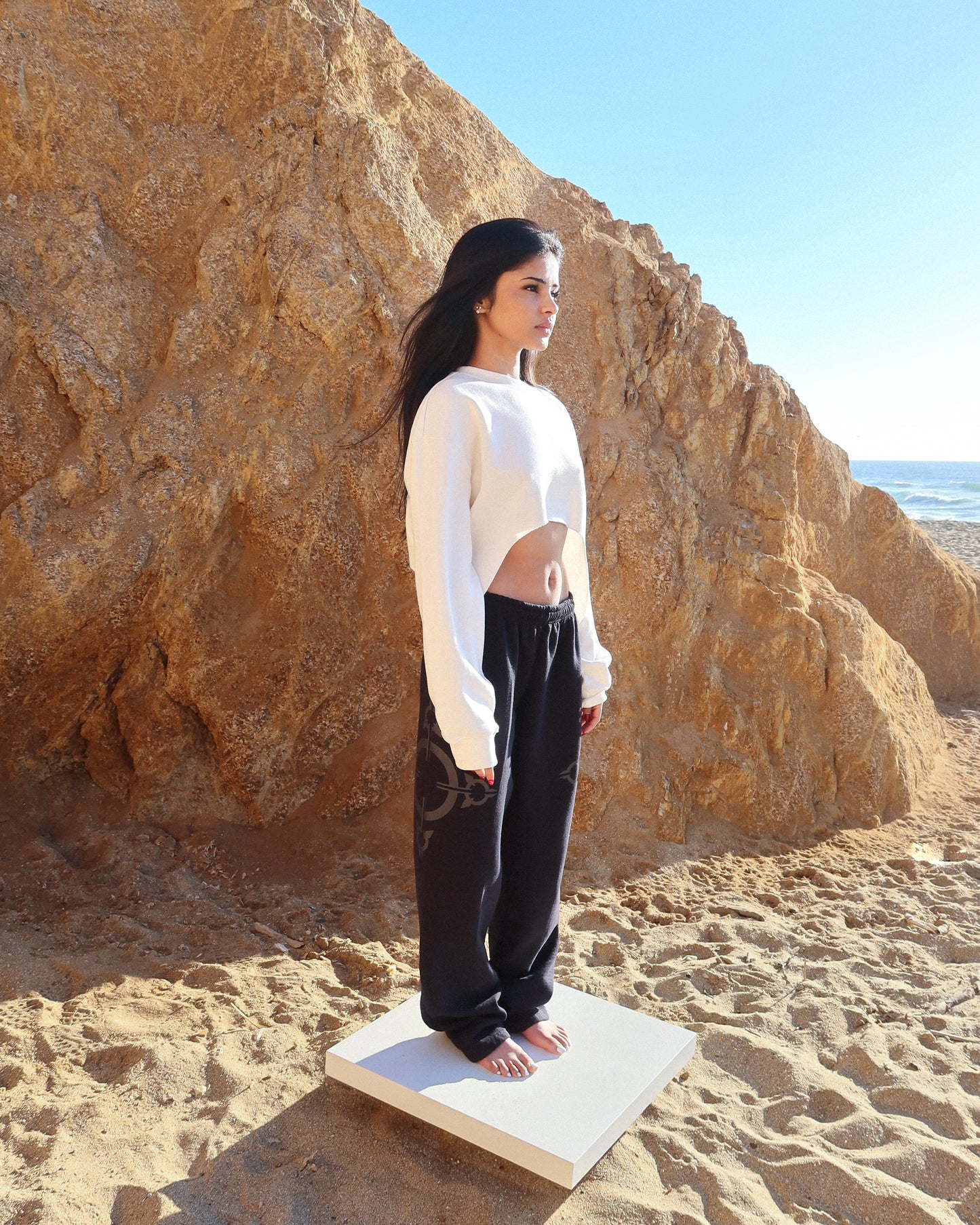 CORE CREWNECK